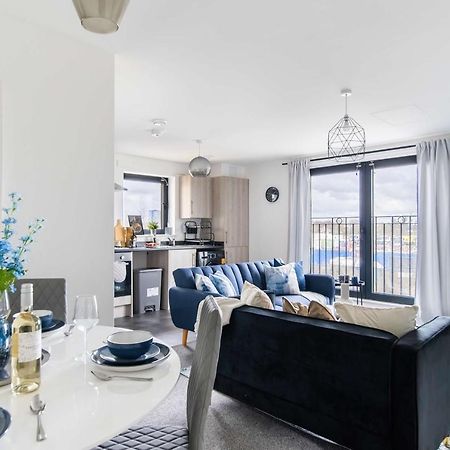 Livestay-New Private Apartment Building Minutes From Heathrow สลาว ภายนอก รูปภาพ