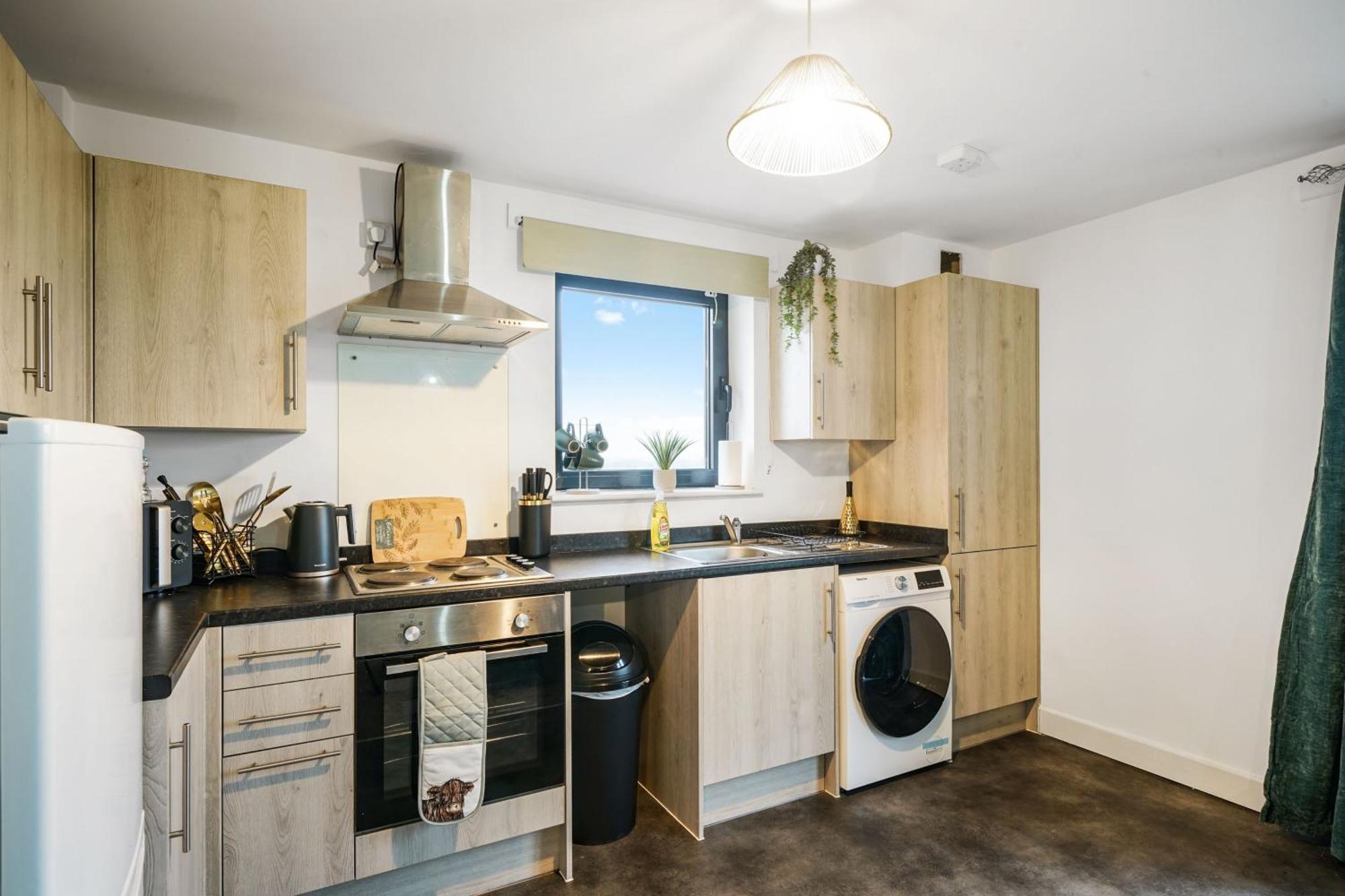 Livestay-New Private Apartment Building Minutes From Heathrow สลาว ภายนอก รูปภาพ