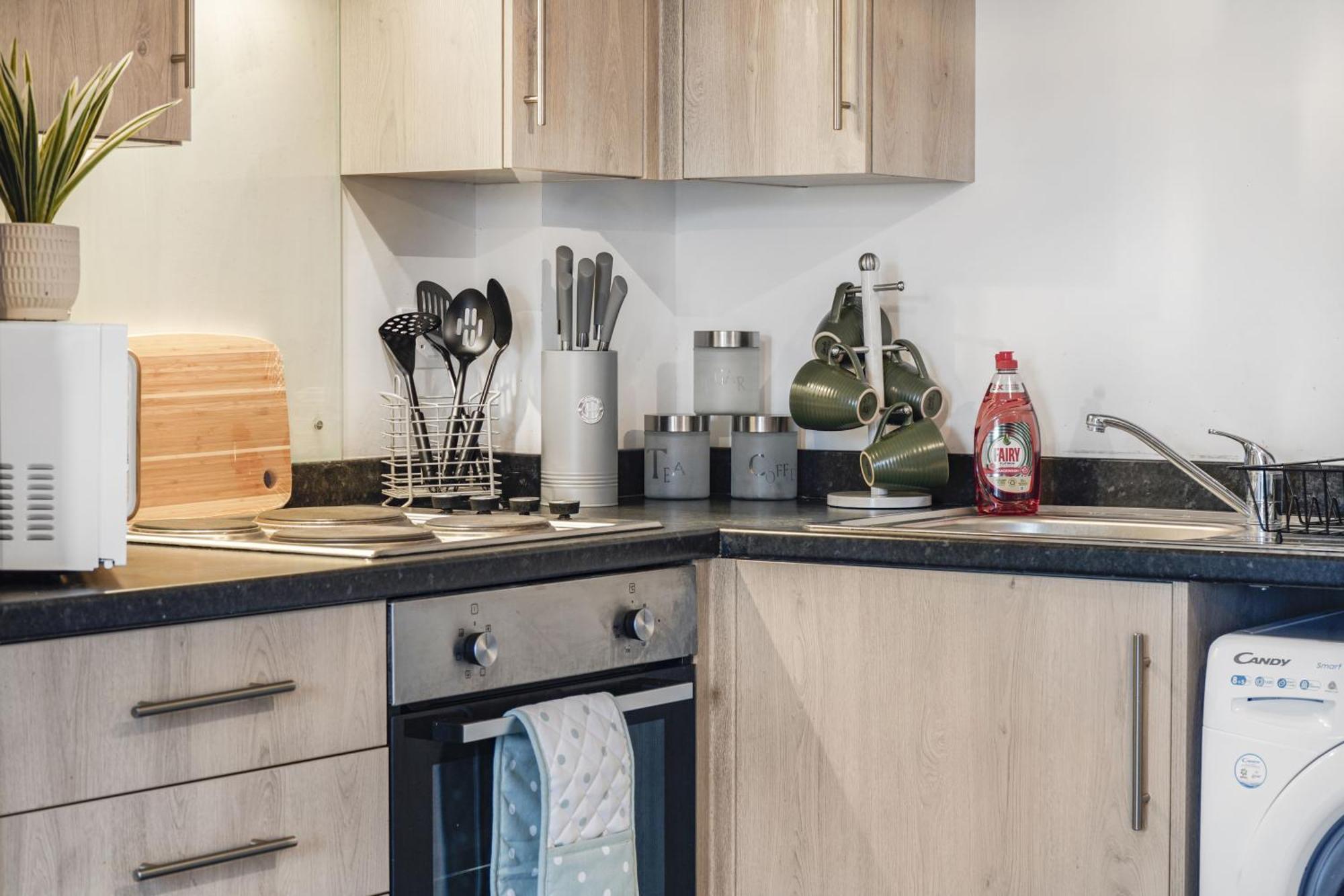 Livestay-New Private Apartment Building Minutes From Heathrow สลาว ภายนอก รูปภาพ