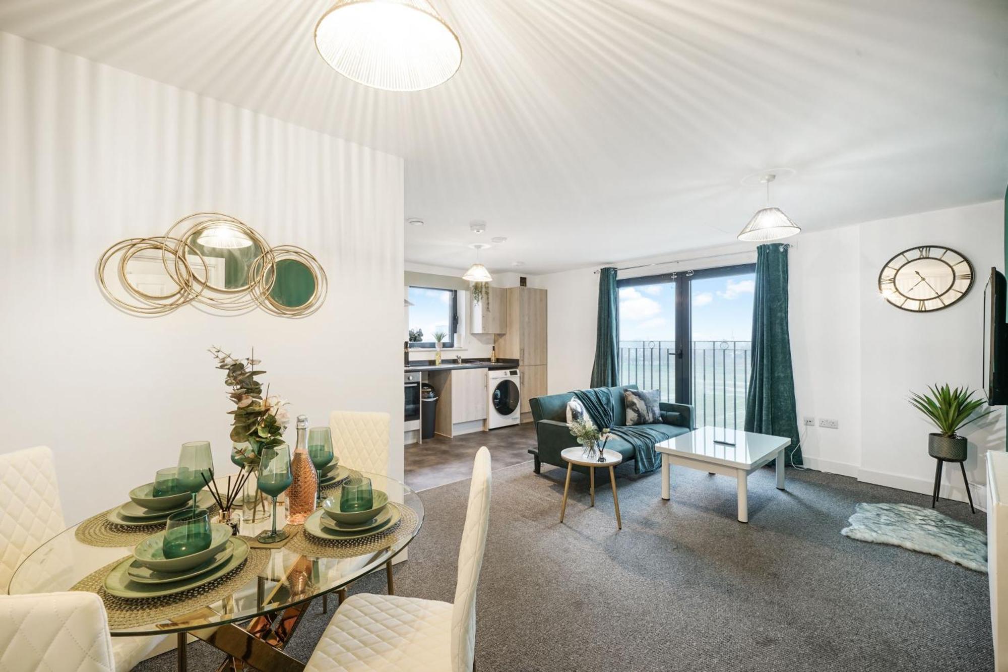 Livestay-New Private Apartment Building Minutes From Heathrow สลาว ภายนอก รูปภาพ