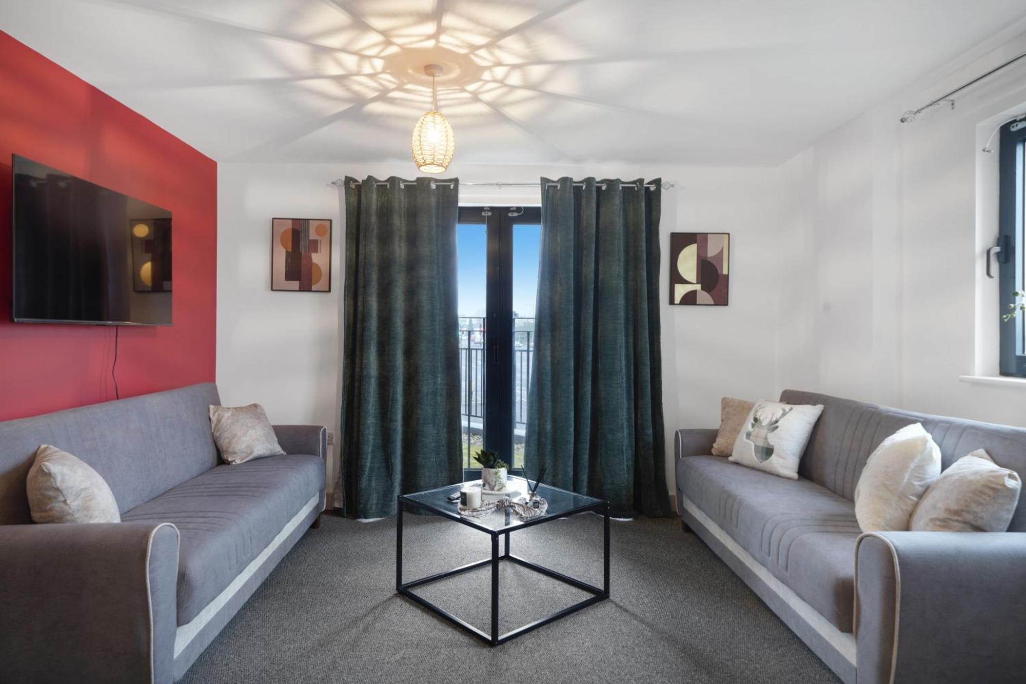 Livestay-New Private Apartment Building Minutes From Heathrow สลาว ภายนอก รูปภาพ