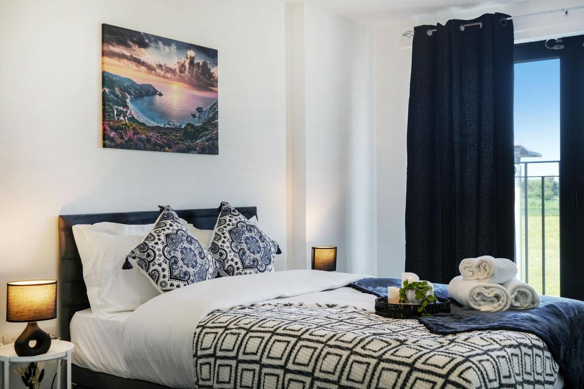 Livestay-New Private Apartment Building Minutes From Heathrow สลาว ภายนอก รูปภาพ