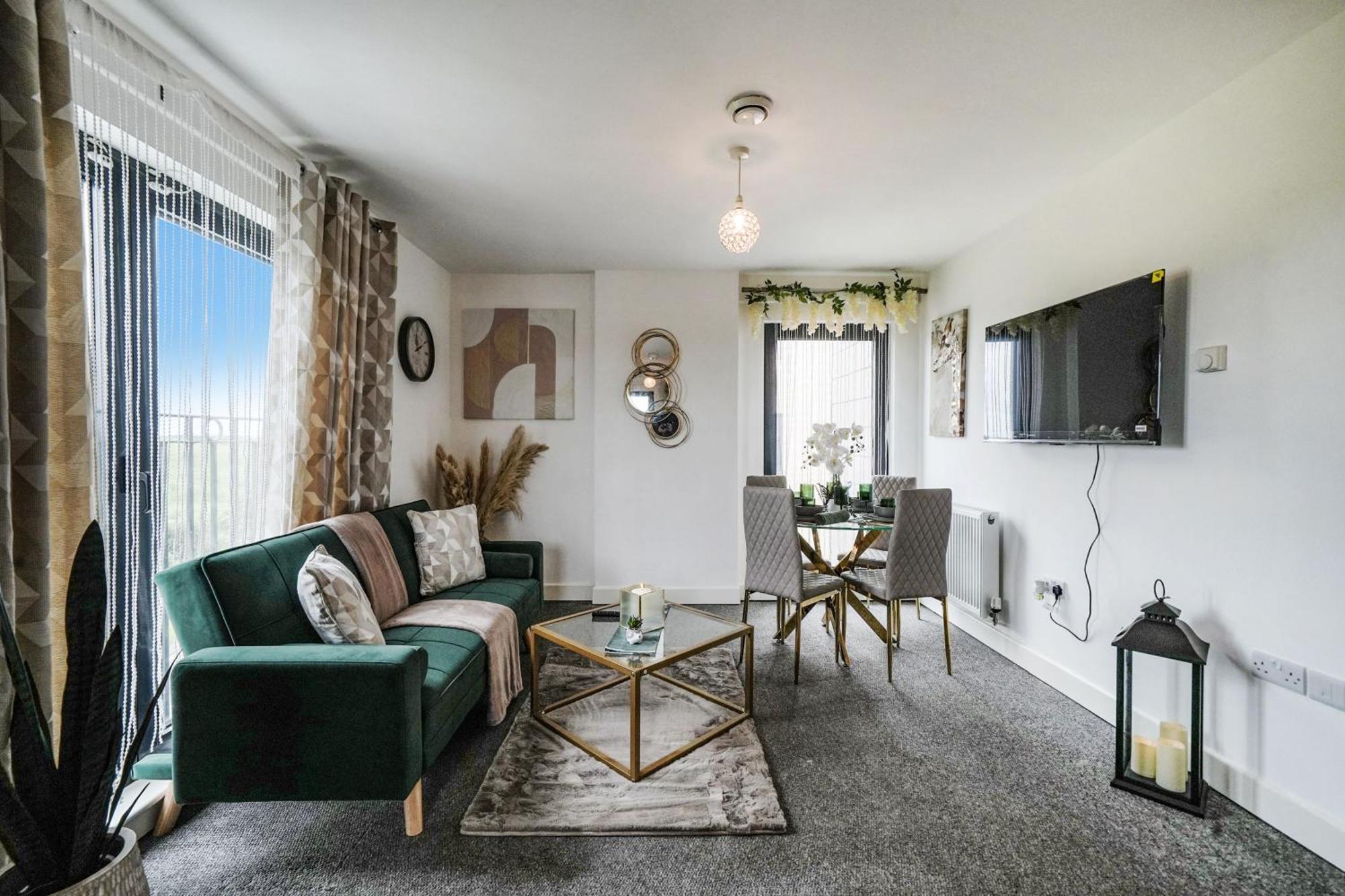 Livestay-New Private Apartment Building Minutes From Heathrow สลาว ภายนอก รูปภาพ
